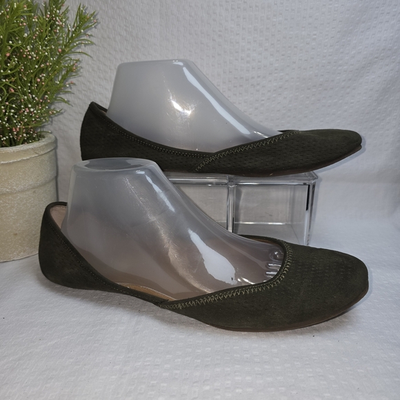 Steve Madden Dark Green Flats AZIKA WOMENS SIZE 8.5 - Picture 1 of 7